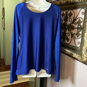 EUC Under Armour Blue long sleeve tee L/XL- great color